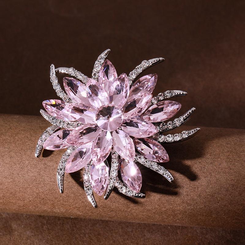 Elegant Crystal Brooch: Women's Fashion Diamond-Inlaid Corsage & Anti-Exposure Clothing Pin