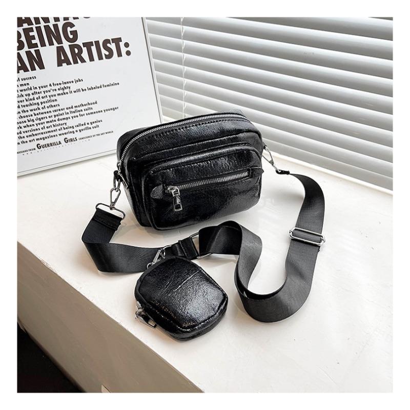 

Минималистичная сумка через плечо из мягкой кожи чёрный