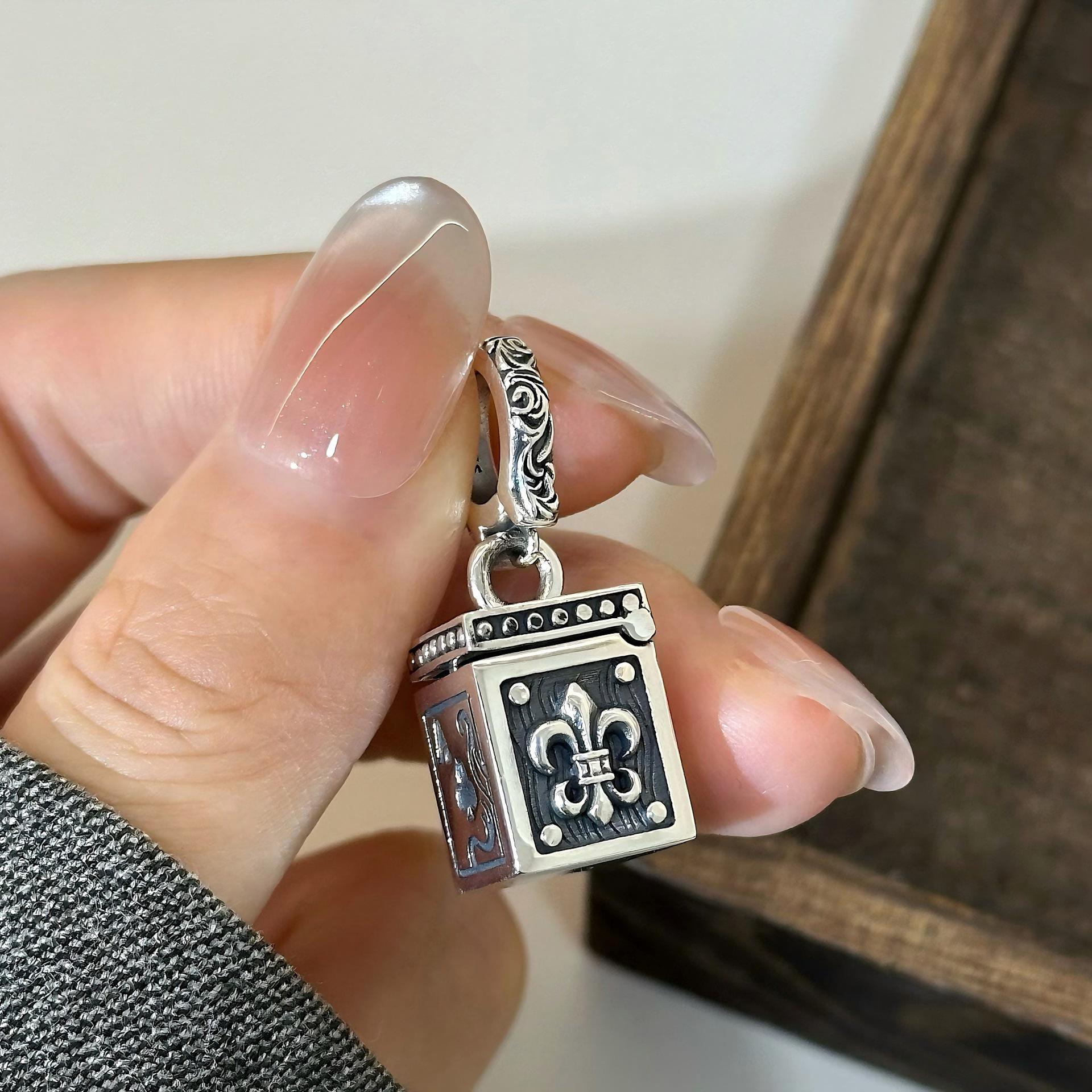 

S925 Sterling Silver Hip Hop Retro Poker Pendant Necklace - Unisex Trendy Square Box Design 925 Silver