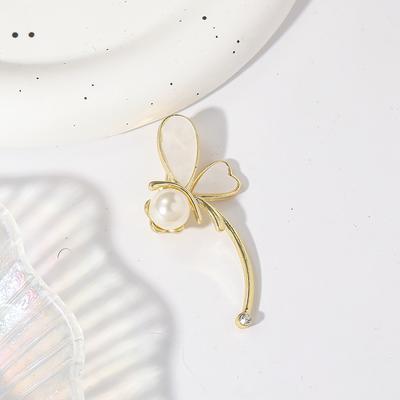 Fashionable Dragonfly Pearl Playing Brooch