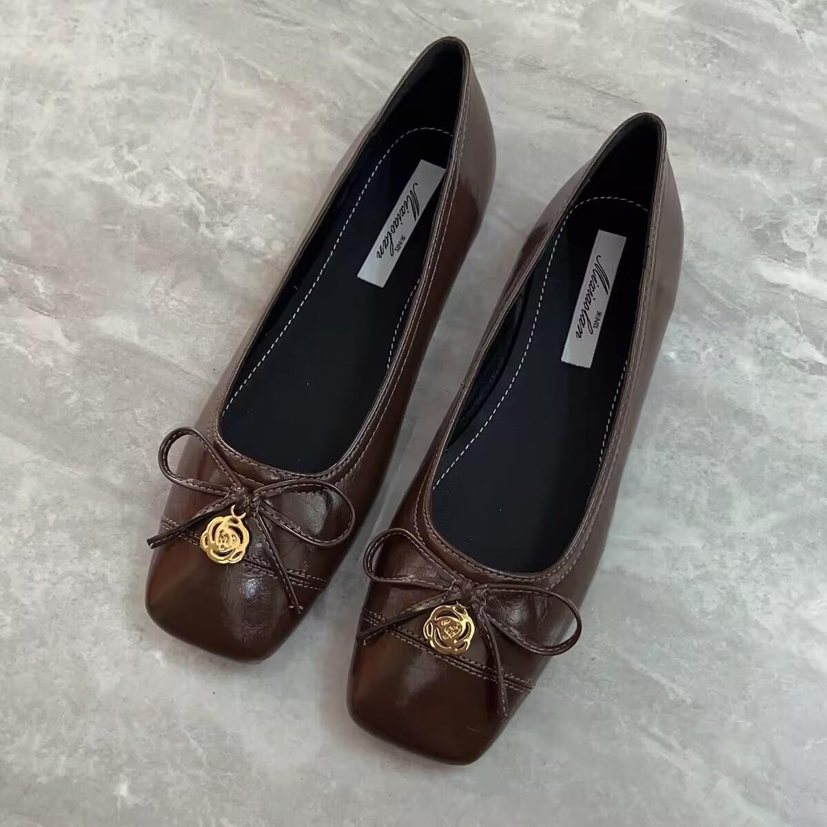 

Весенне-осенние темпераментные туфли-лодочки с бантом-камелией, удобные, с мелким вырезом, на плоской подошве, модные туфли-дуду 40 темно-коричневого