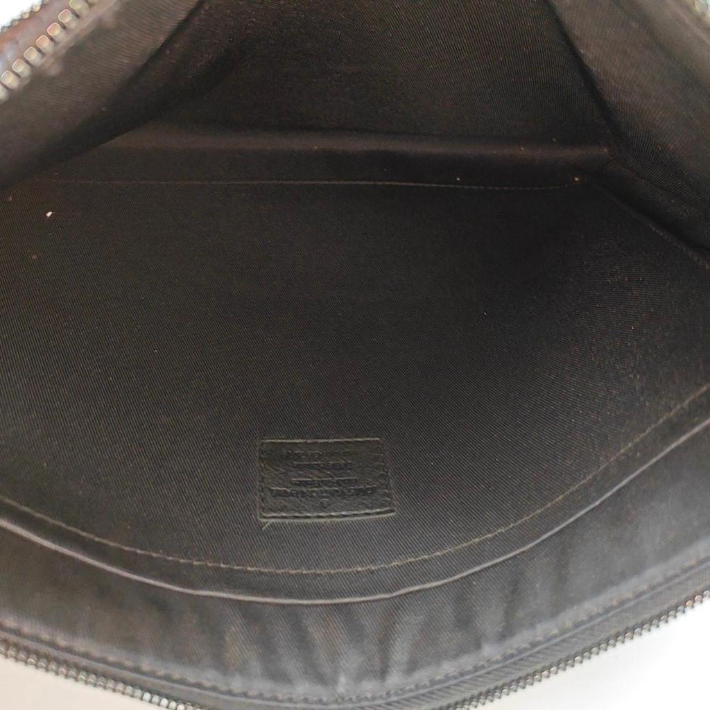 [Pre-Owned] A4 Pouch Monogram Leather Handbag - Very Good #X0MHRP