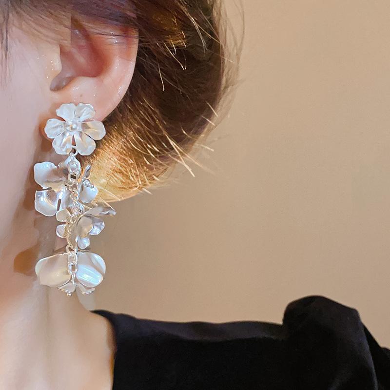 Silver Needle with Diamonds Flower Stripes Pearl Stud Earrings Medieval Vintage Retro Earrings Light Luxury Niche Earrings