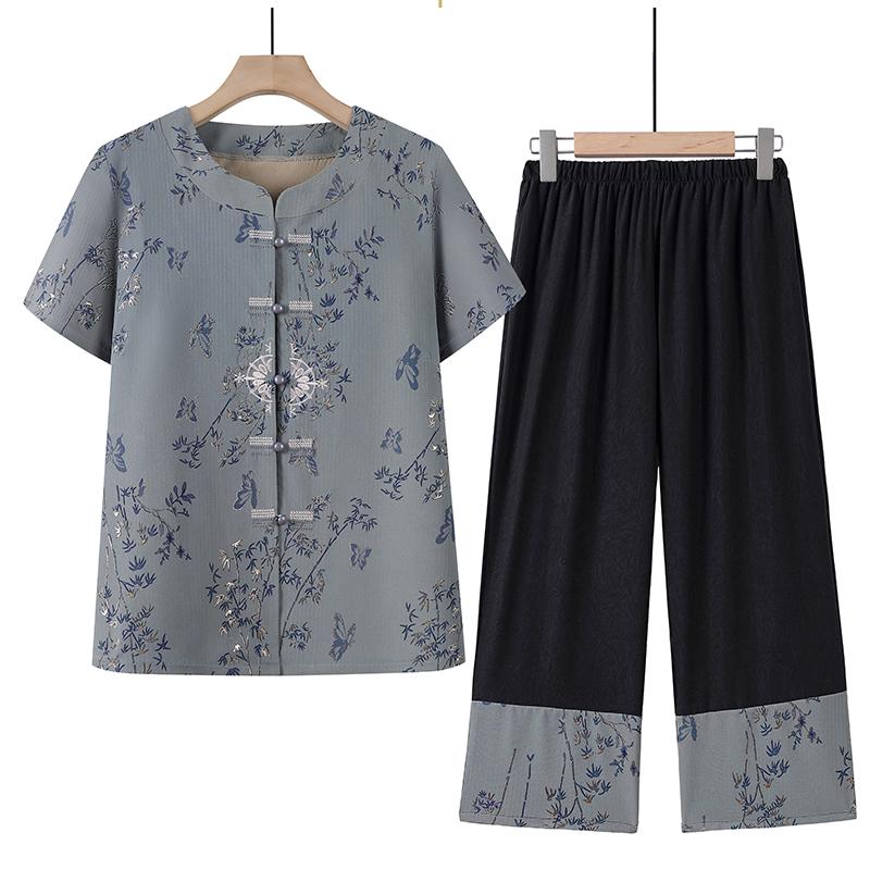 

Mom s Summer Outfit: Stylish Short-Sleeved Tang Suit Cardigan for Middle-Aged and Elderly Women 2XL (100-115 lbs)