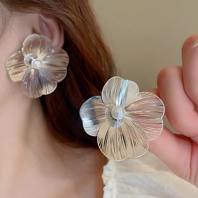 GemChic Damen Ohrringe Trendige Ohrstecker Nadel Zinklegierung Blumen Ohrringe Mode Schlicht Cool Geburtstag Weihnachten Schmuck Geschenk