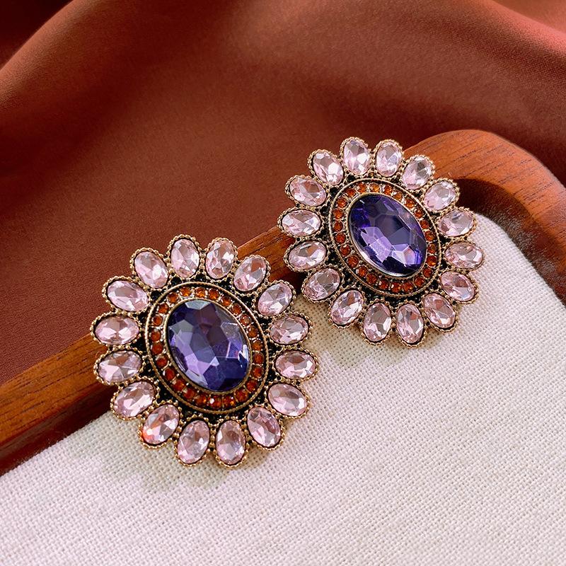 Silver Needle Zircon Earrings Retro Light Luxury Court Style Stud Earrings Niche High-end Earrings