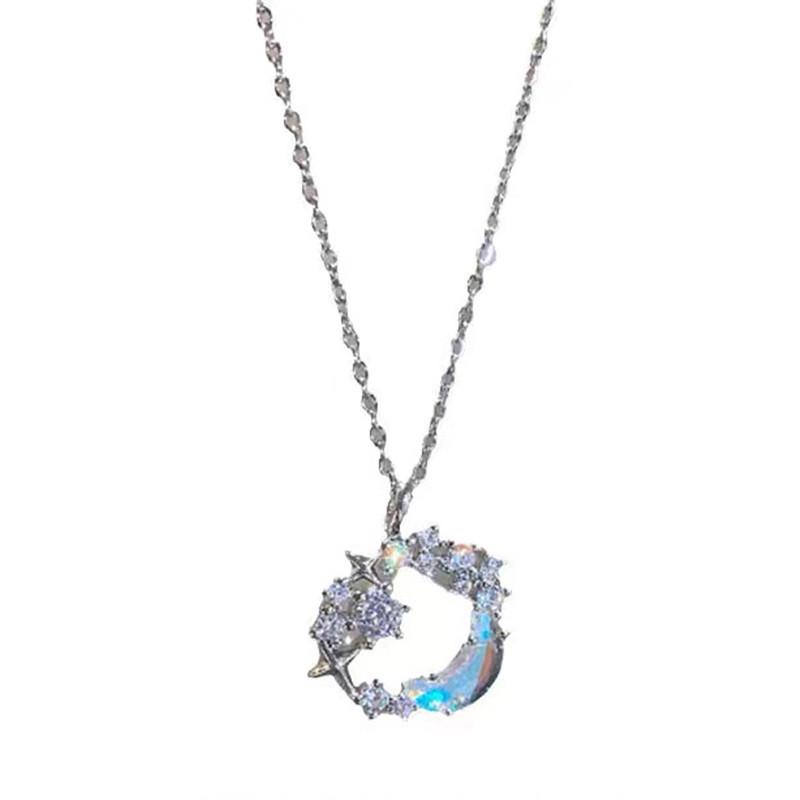 Dreamy Star & Moon Pendant Necklace - Elegant and Versatile Gift for Women
