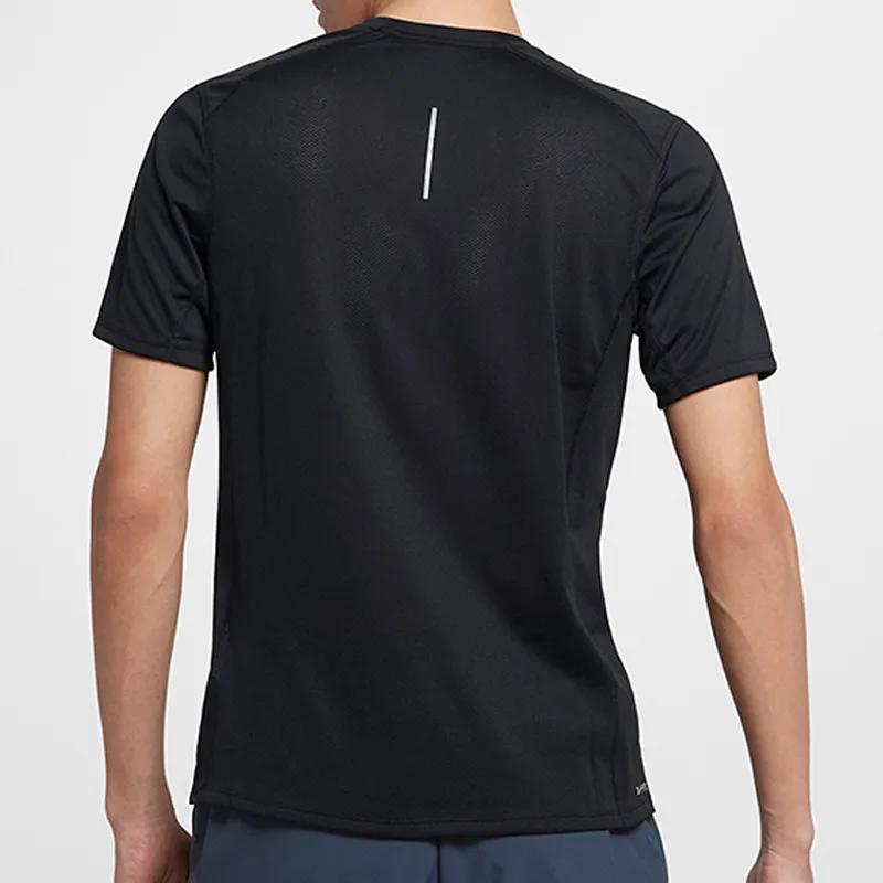 Nike MILER T Shirts Men's Black Crew Neck Moderate Straight Fit (Unisex) T-Shirts AT3952 010