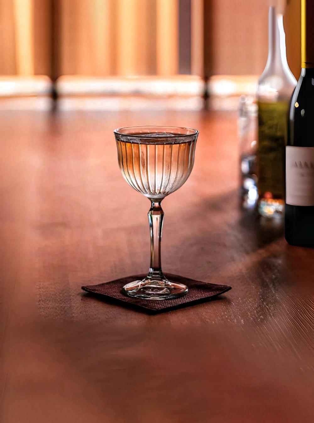 Nordic Lead-Free Etched Glass Classic Cup Cocktail Glass Martini Glass Vintage Crystal Glass 1PCS