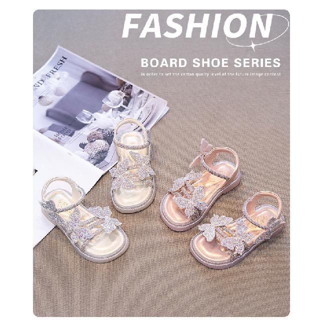 Soft Sole Fashion Girls Sandals Summer New Little Girls Princess Shoes Versatile Flat Beach Shoes Crystal Shoes