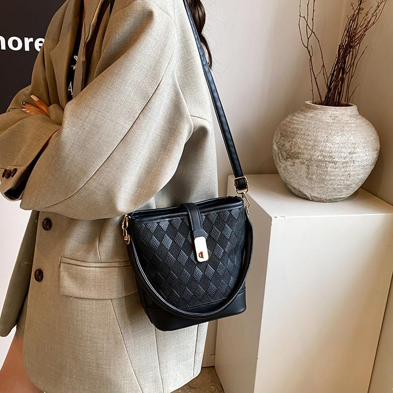 Fashionable Bucket Bag For Women 2024 Summer New Simple Casual Single Shoulder Bag
