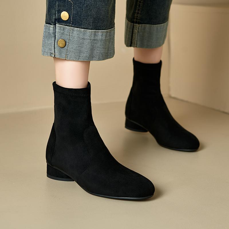 Women's Low-heeled Short Boots Autumn and Winter New Comfortable and Versatile Solid-color Thick-heeled Large-size Simple Short Boots