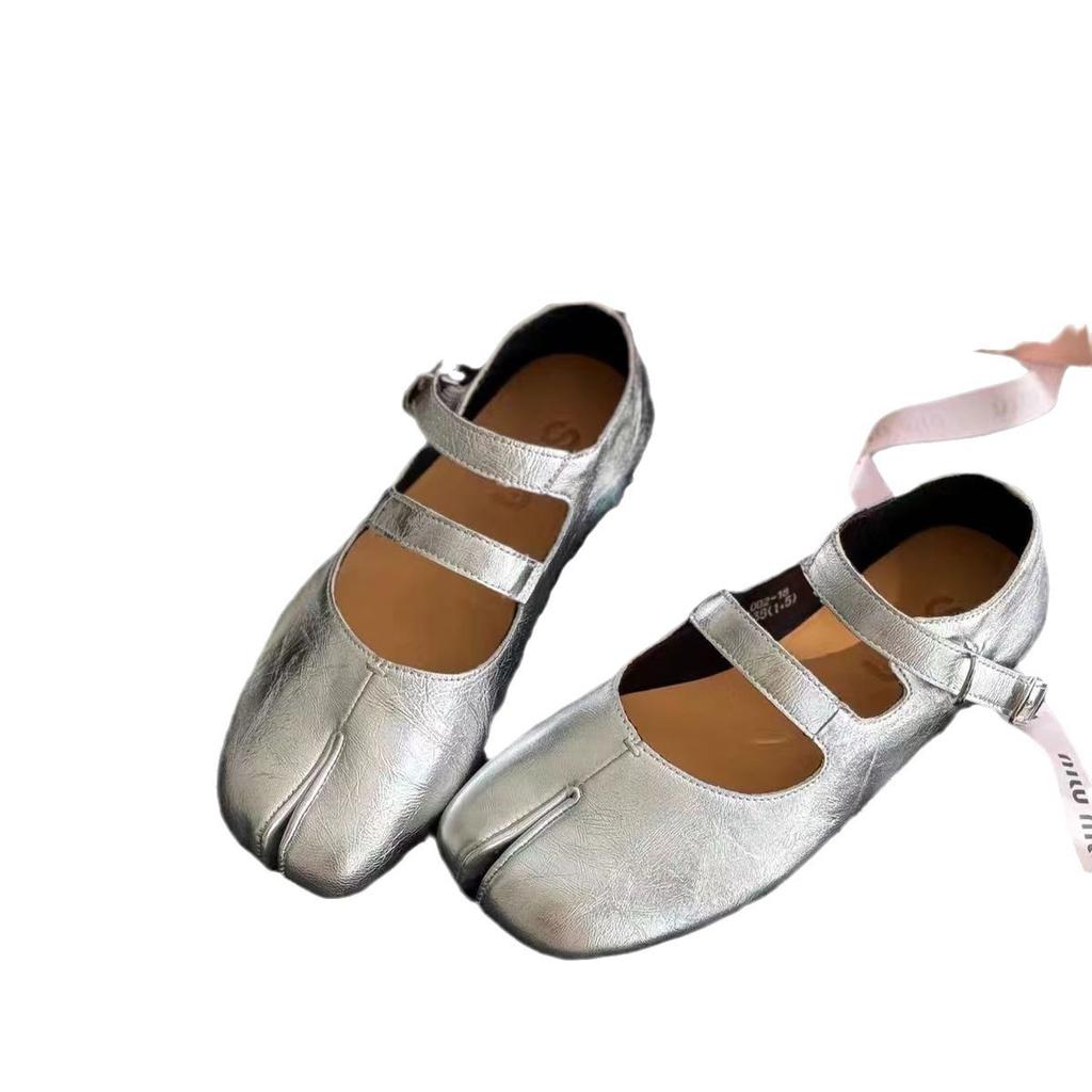 Pig's trotters split-toed shoes women's 2025 spring horseshoe flat-soled beanie shoes Mary Jane shallow mouth grandma single shoes shallow mouth 