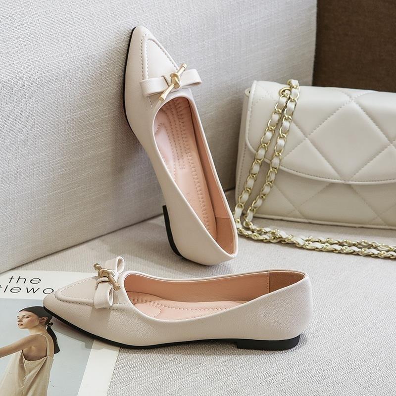 Leather pointed single shoes women's soft soles spring and autumn 2025 new shallow mouth laden shoes flat soles four seasons large size women's shoes