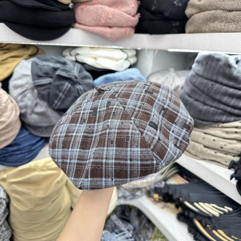 25 new retro plaid square beret children's early autumn atmosphere shows the face of the little painter hat tide