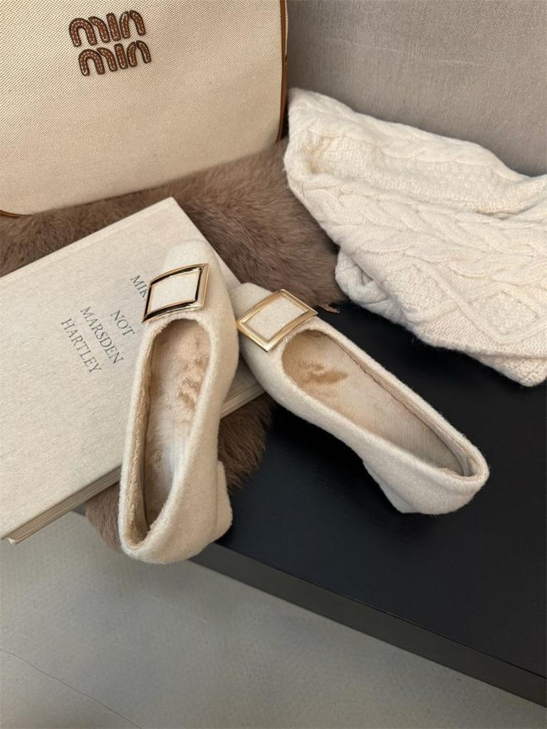 ! Temperament quadratische Schnalle dicker Absatz flauschige Einzel-Schuhe Fee Pendeln Plüschabsätze