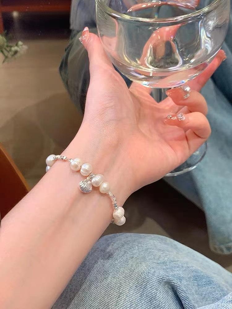 French retro imitation pearl bracelet new light luxury fashion celebrity style design sense versatile bracelet gift