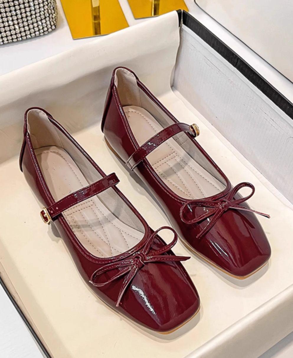 

2025 autumn new French single shoes Mary Jane shoes women s shoes square head shallow mouth flat bottom word with bow 40