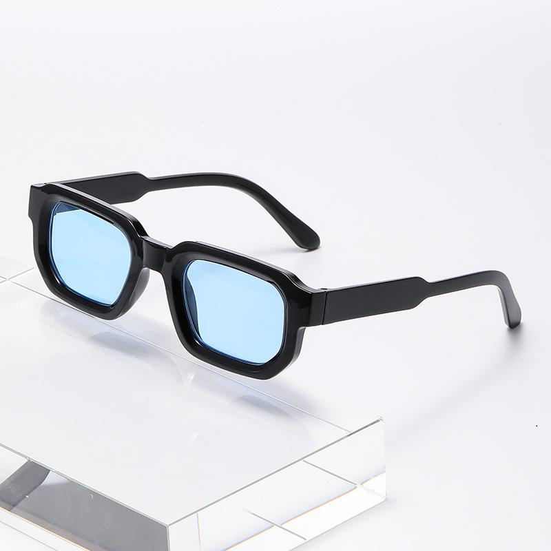 Trendy Small Frame Square Sunglasses for Women - New Style, Versatile Design