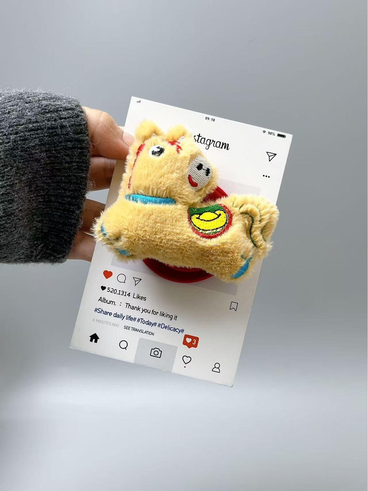 Plush Cartoon MagSafe Stand with Strong Magnetic Grip and Retractable Airbag Design Magnetic Airbag Stand (OPP Bag)