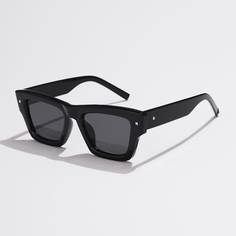 Luxury Designer Pink Square Sunglasses Women Small Full Frame Gradient Lens UV400 Vintage Eyewear