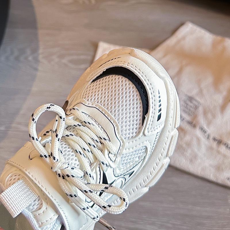 2026 Sonbahar Kadın Gümüş File Nefes Alabilen Boy Uzatan Kalın Tabanlı Günlük Spor Ayakkabı (Baba Ayakkabıları)