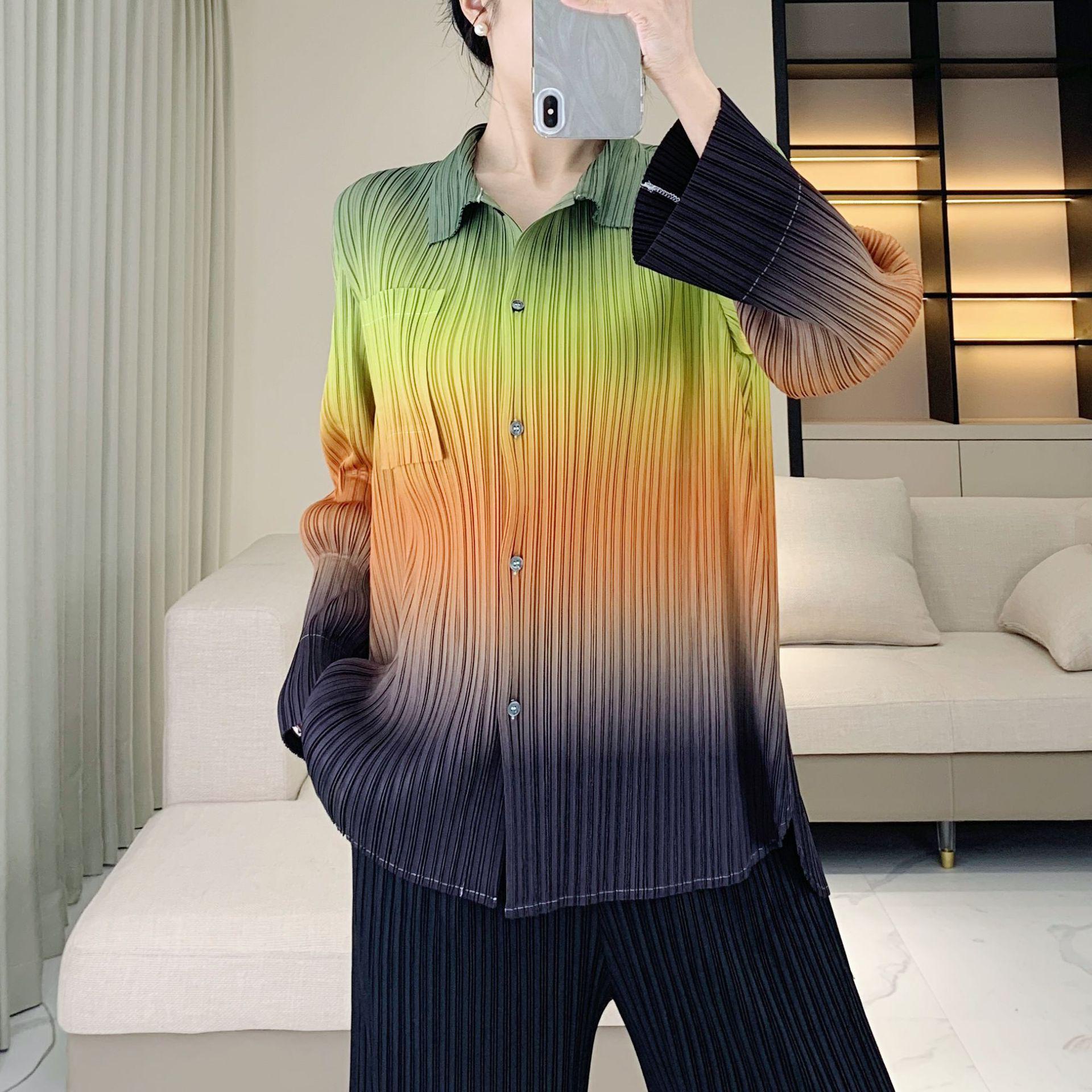 

Women s Long-Sleeve Gradient Pleated Shirt - Plus Size, Loose Fit, Spring Collection One size [40-75 kg]