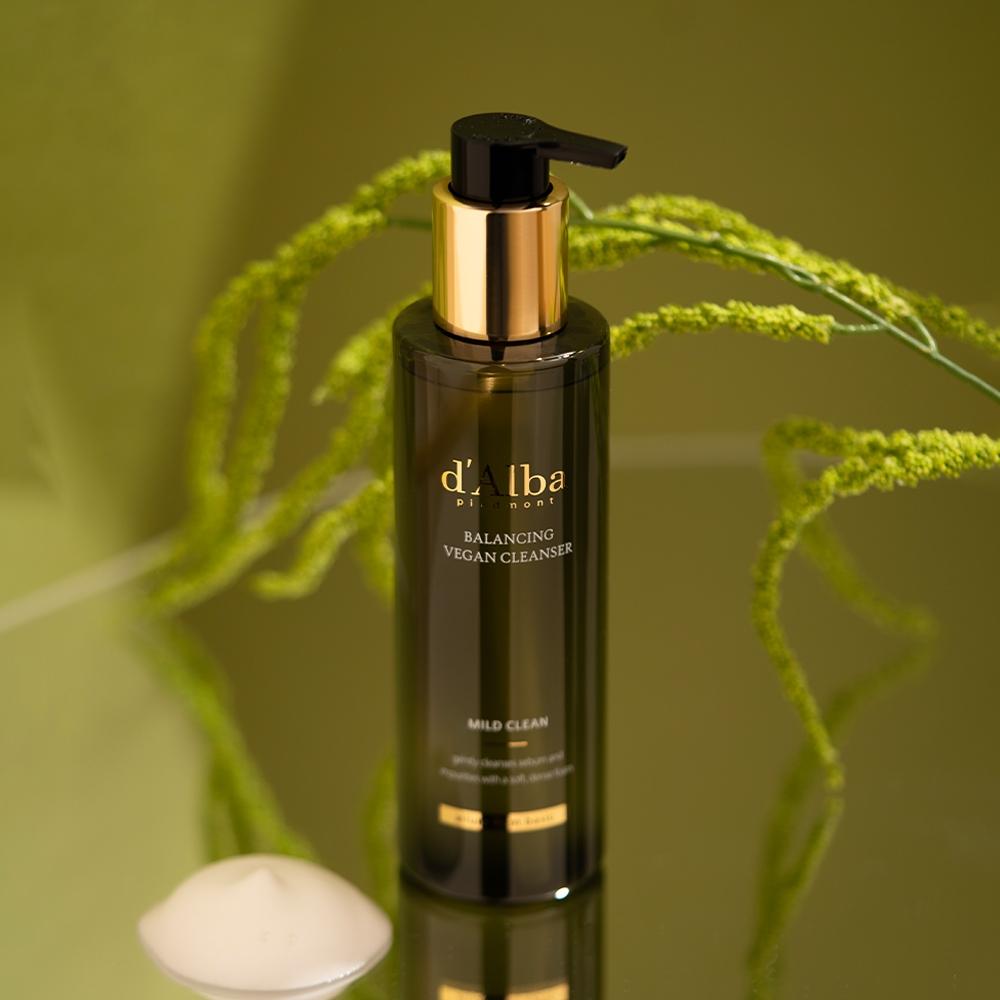 

[Family Day] 60 Dalba Mild Skin Balancing Vegan Cleanser 200 мл