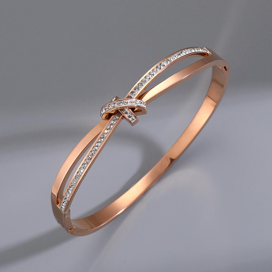 Женский браслет-бенгл из титана цвета розового золота с цирконом - Нишевый браслет класса люкс
