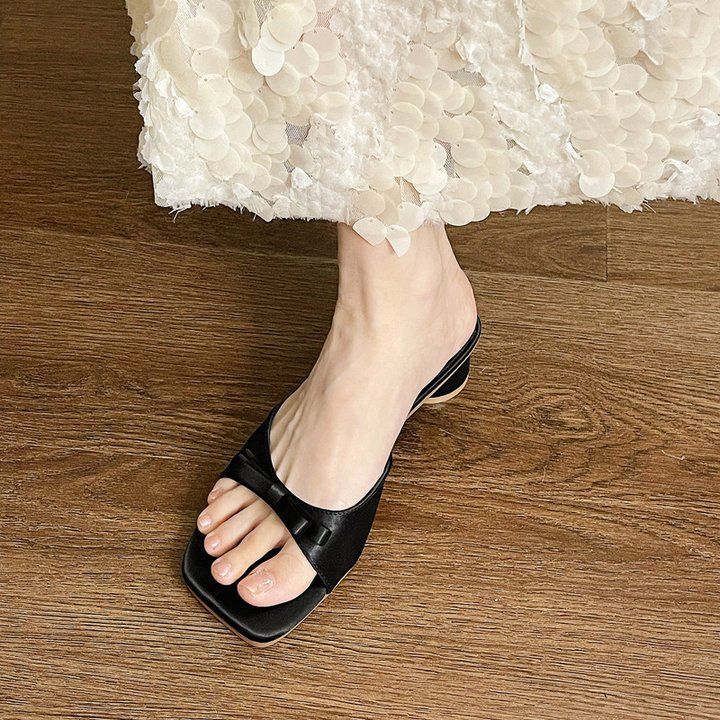Bottom open toes French lady style word with square head thick heel 2025 summer new bow open toe sandals women