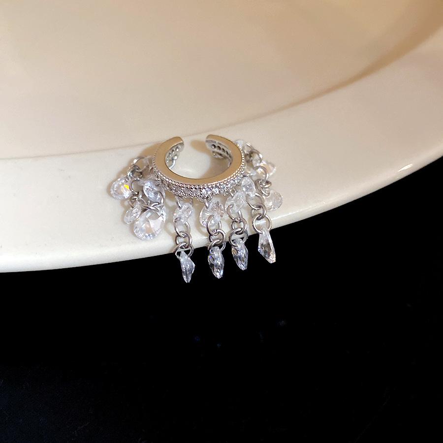Zircon round water drop fringed pendant, earbone clip, fashionable simple temperament earrings, light luxury high-end earrings.