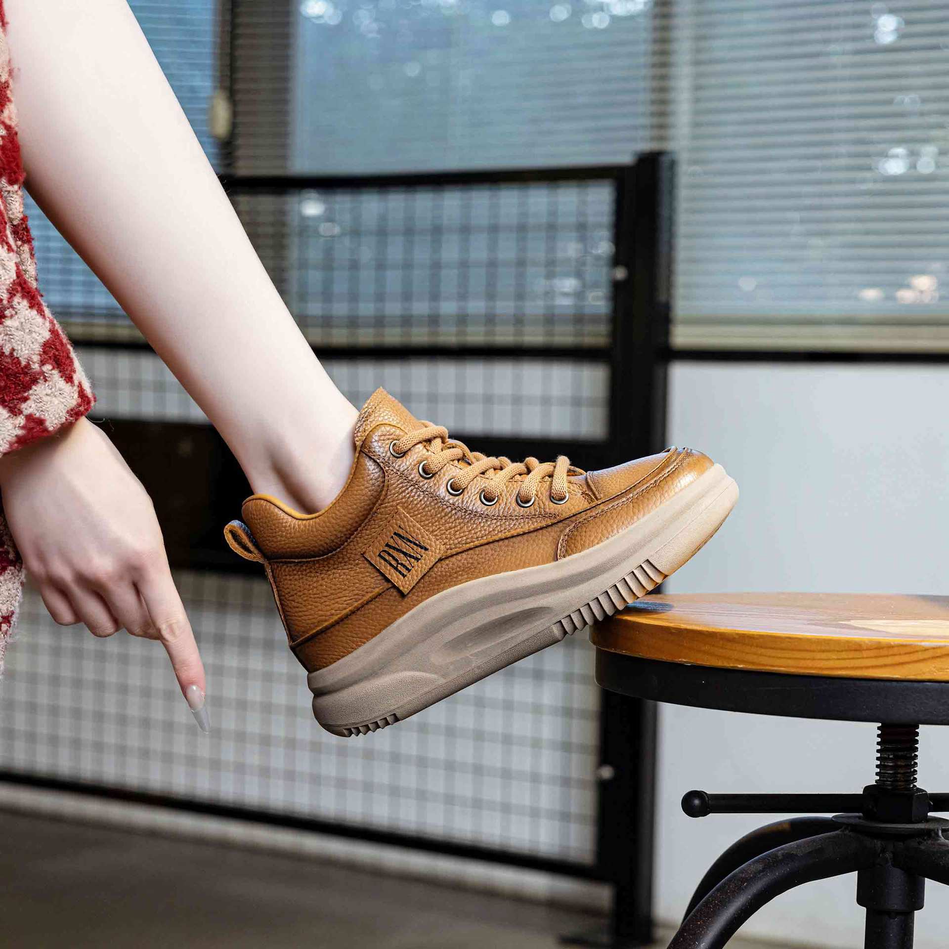 

Женская обувь из воловьей кожи Head Layer, зимняя, новая, с высоким берцем, повседневная обувь, женская обувь в стиле ретро для сноуборда, спортивная обувь 40 жёлтый