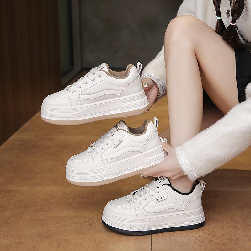2025 winter new ins Korean version of thick-soled low-top velvet little white shoes women's tide running casual board shoes women's Y8613-2