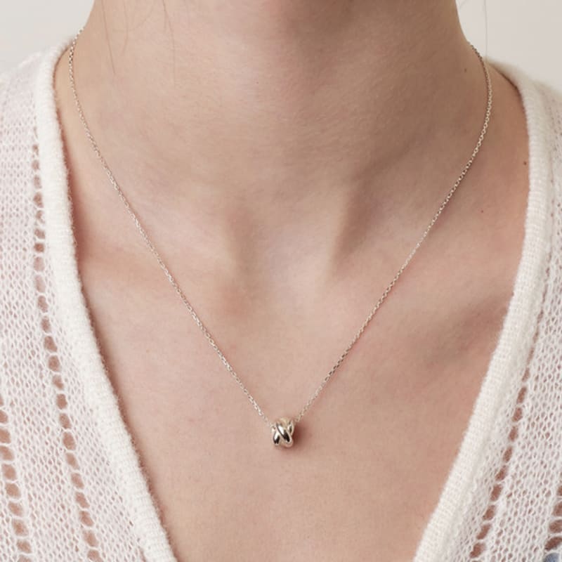 engbrox Heroine Necklace