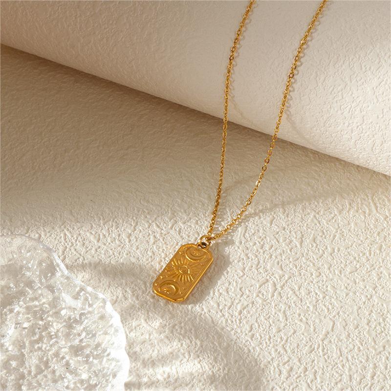 

Романтическое универсальное ожерелье с объемным рельефом на ключицу, цепочка с подвеской в виде глаз демона в форме квадрата