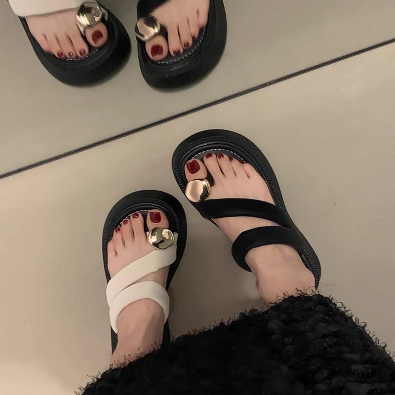 Set of Toe Slippers Women's Outer Wear Summer New Sandals Fashionable Thick-soled Heightened Pinch Foot Cold Slippers