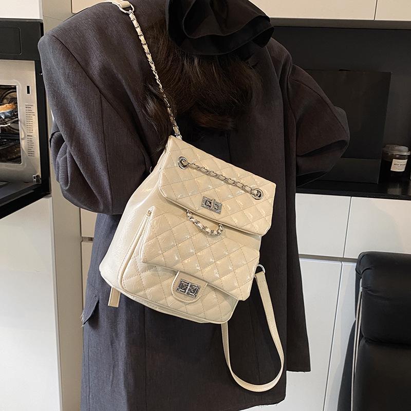 New women's bag trend fashion diamond lock street shot duma backpack