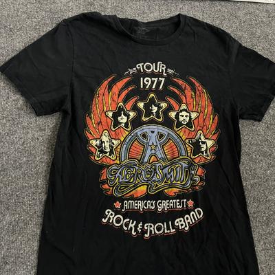 Aerosmith T-Shirt Mens Size M 1977 Tour Graphic Rock Band Cotton Short Sleeve