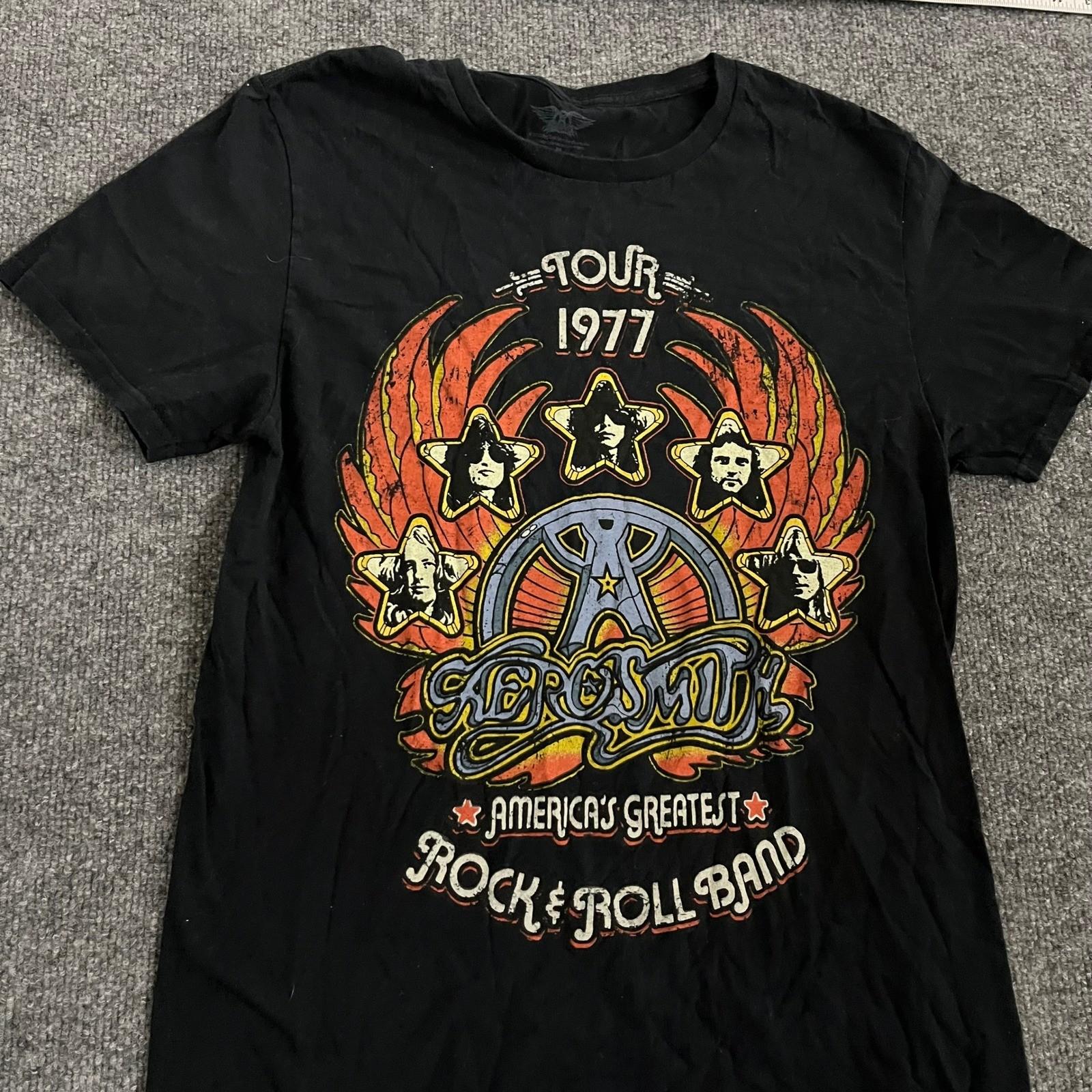 Aerosmith T-Shirt Mens Size M 1977 Tour Graphic Rock Band Cotton Short Sleeve S