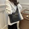 Women's New Winter Casual Trendy One-shoulder Crossbody Bag Solid Color Commuter Bucket Bag