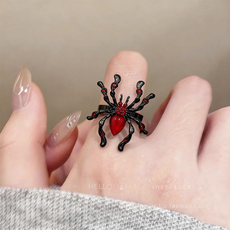 Dunkler Gothic Spinnenring für Damen: Einzigartiges offenes Design für Halloween und Festivals
