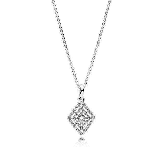 Tone Pan Model Hearts Of Winter Forever For Women Classic Vintage Allure Fairytale Tiara Glamour NecklaceVintage Necklaces
