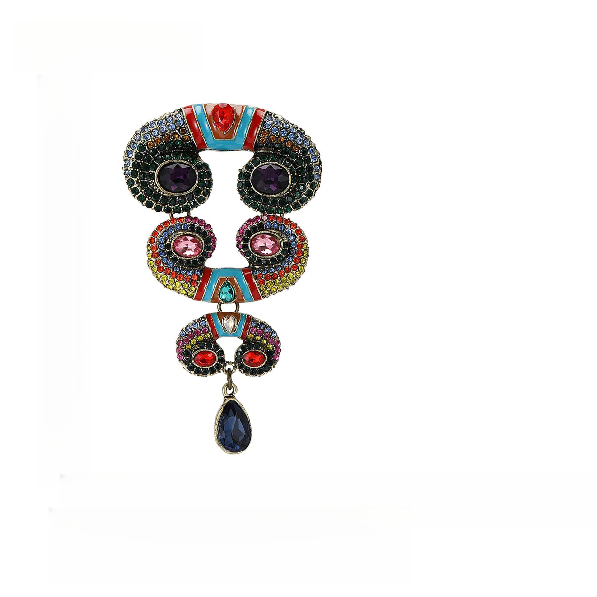 

Retro- Diamond-encrusted Indian And Pakistani-inspired Bull Horn Pendant Brooch, Elegant, Fashionable, And Casual Corsage Pin. One Size