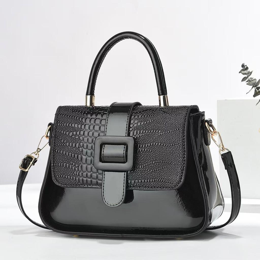 Trendy Crocodile Texture Handbag With Large Capacity And Chic Urban Minimalist Style Ideal For Daily Outfits