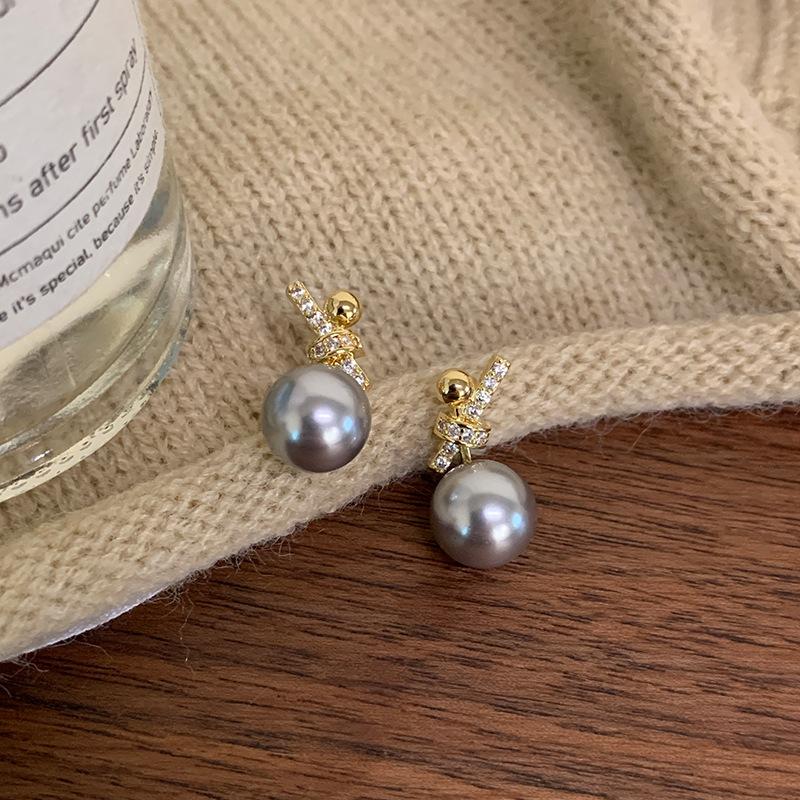 Zircon pearl earrings French niche design stud earrings light luxury high-end fashion earrings