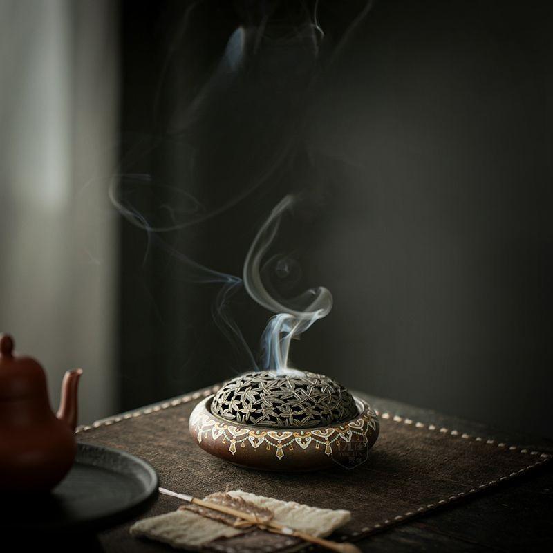 Ceramic Incense Burner Vintage Chinese Retro Sandalwood Agarwood Aromatherapy for Home Office Meditation Yoga Decor