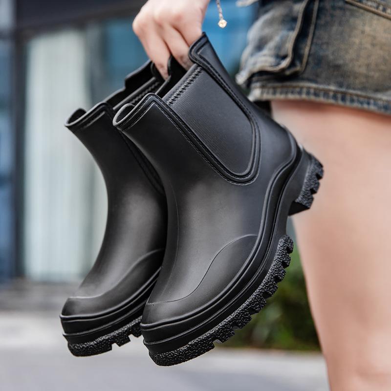 Spot 2025 Women's New Waterproof Shoes Rain Boots Outdoor Wear Work Rubber Shoes Light Rain Shoes Women
