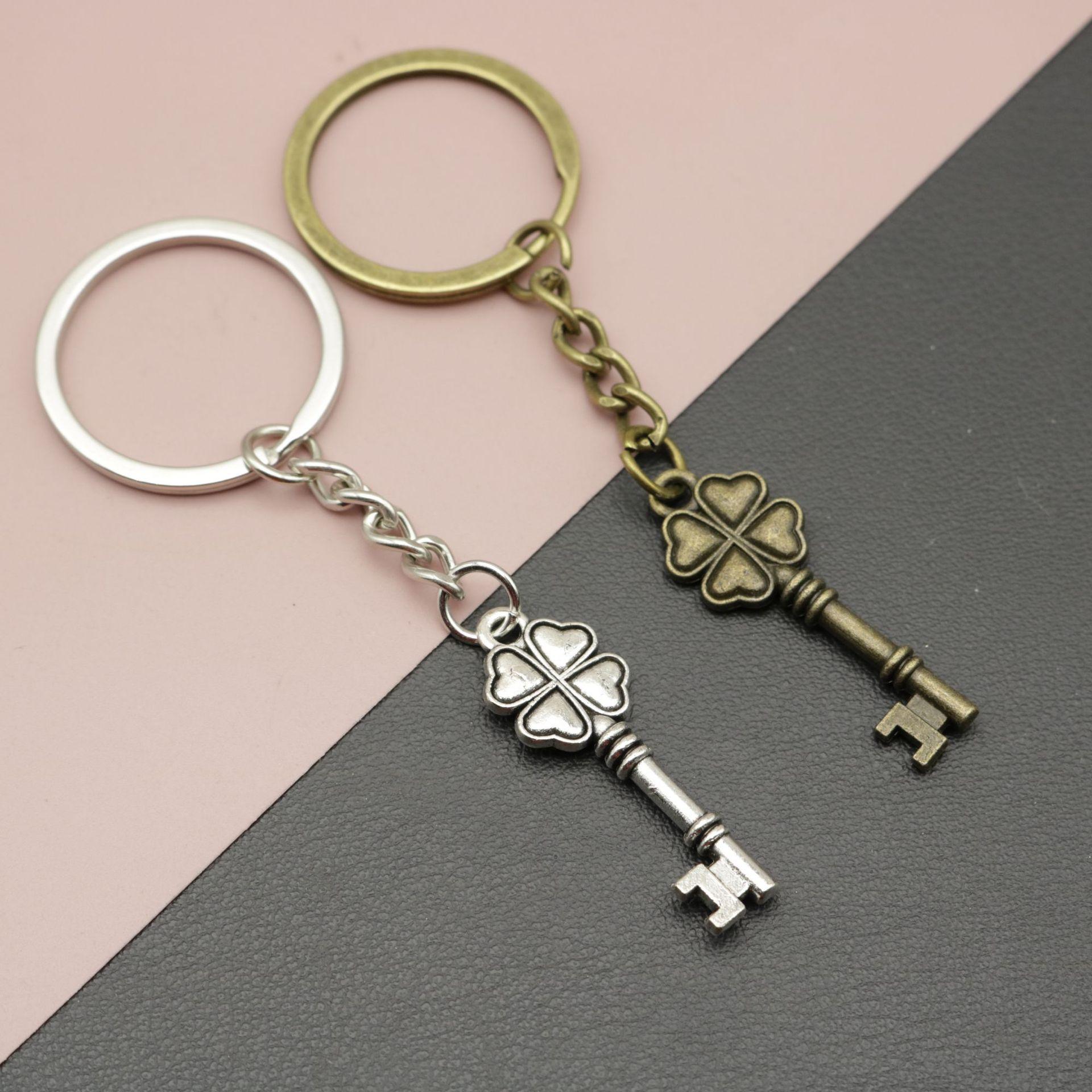 

Горячие продажи ювелирных изделий, простой ключ с четырьмя листами клевера, подвеска-брелок «Любовь» one size