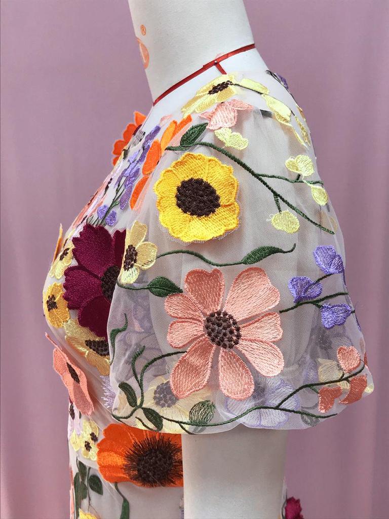 2025 Frühling Leichter Luxus Puffärmel Kleid mit floraler Stickerei