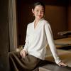 Johnature Damen Chinesischer Stil Strickshirts Tops V-Ausschnitt Langarm Stickerei Floral Herbst Weich Knopfblusen